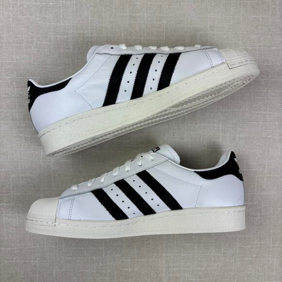 Athletic_Shoes